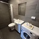 Jon's 2 Apartment *