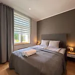 Jon's 2 Apartment *