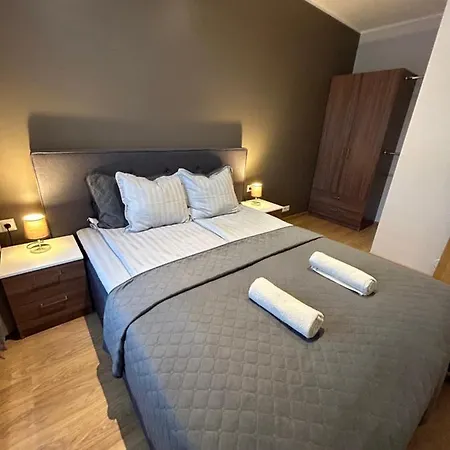 Jon's 2 * פארנו