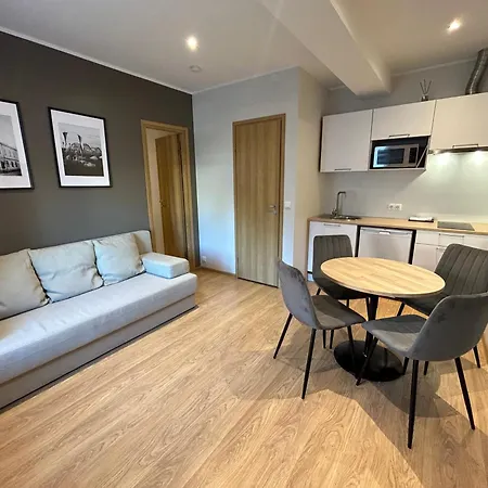 Jon's 2 * פארנו