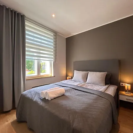 Jon's 2 Apartment *